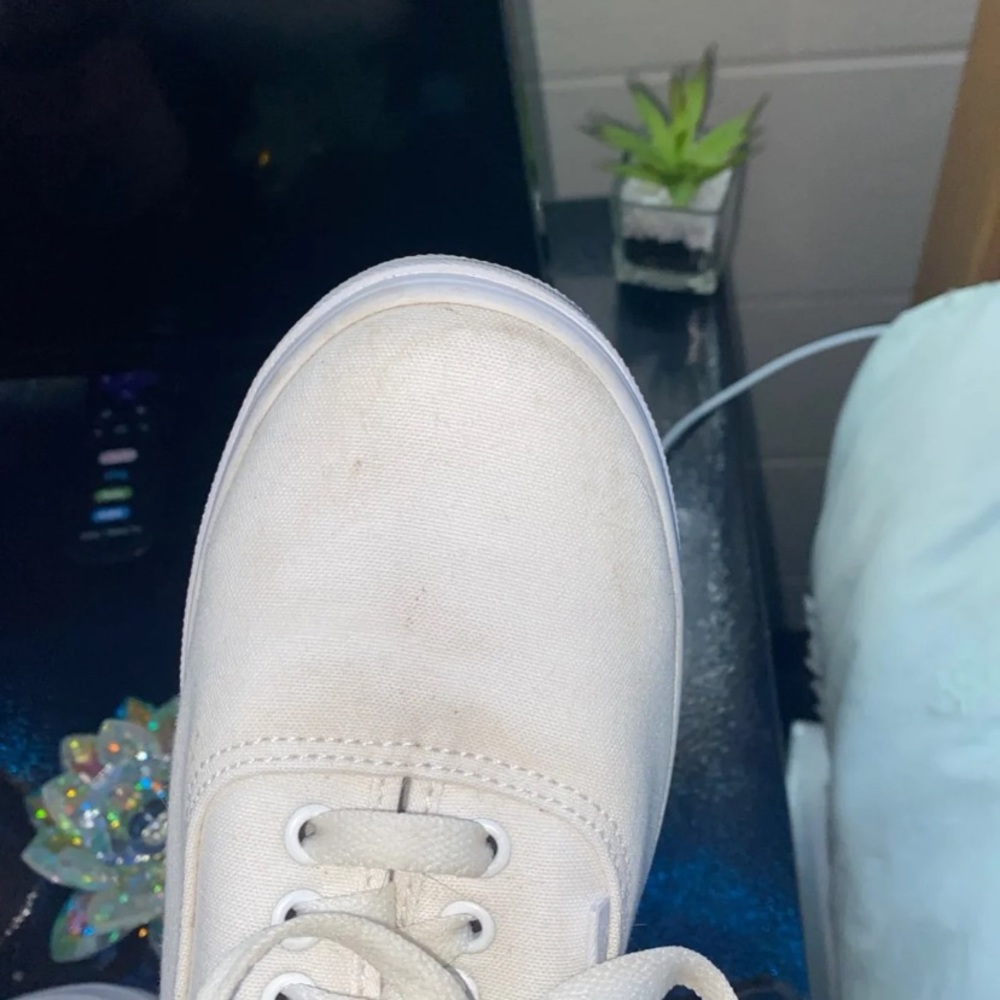 vans - Picture 3 of 5